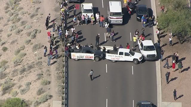 TRUMP PROTESTERS BLOCK TRAFFIC IN AZ