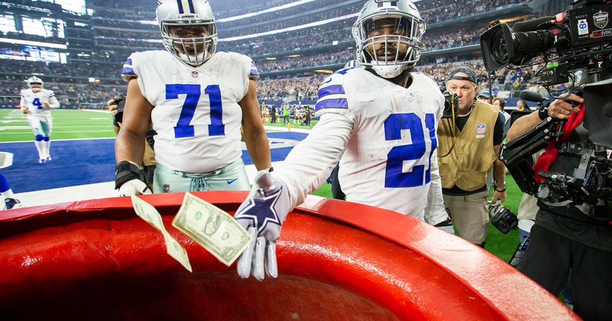 Ezekiel Elliott & Dak Prescott Celebrate Touchdowns In Red Kettle ...