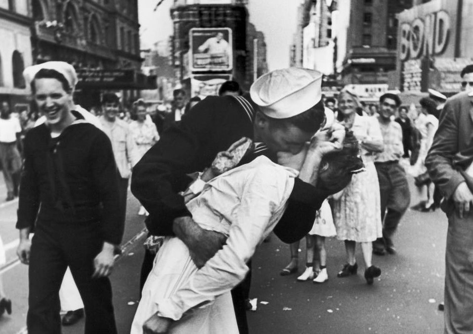 Sailor In Iconic V-J Day Times Square Photo Dies – Kiss Remembered For All Time