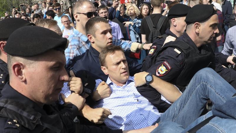 RUSSIA: Putin Tosses Leading Opponent In Jail For Organizing Massive Protest