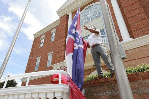 Mississippi State Flag With Confederate Symbol OFFICIALLY Retired – Voters Will Pick New Design