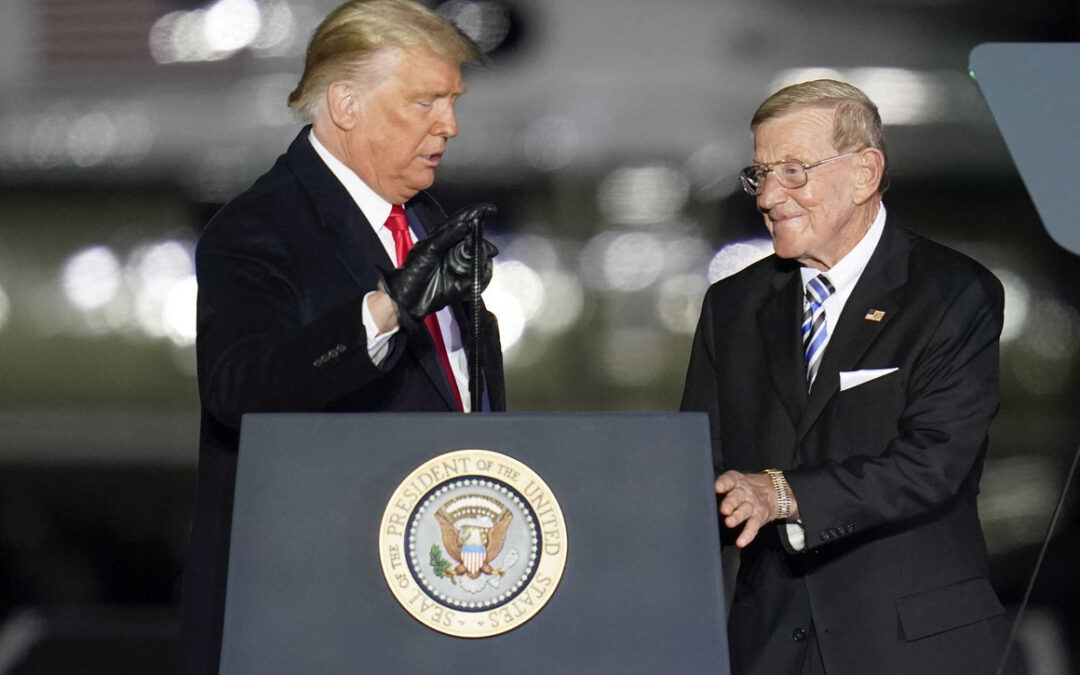 Lou Holtz Likes Trump, So He’s Receiving A Medal Of Freedom Just Like Rush Limbaugh